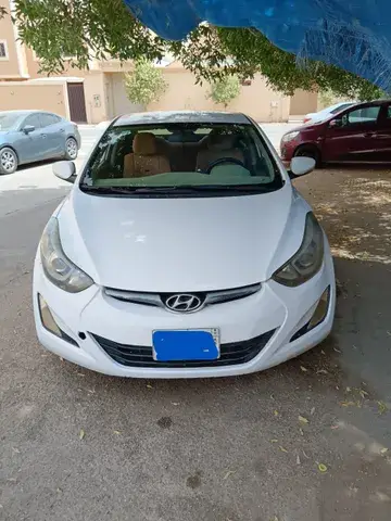 Hyundai Elantra 2.0L Base 2015